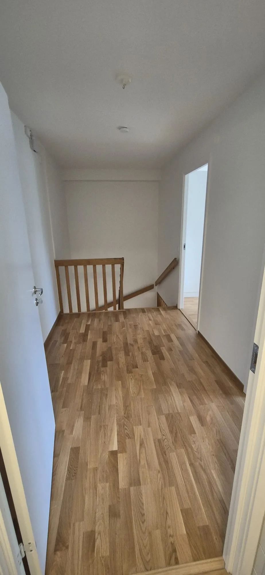 Ektrappa med parkettgolv