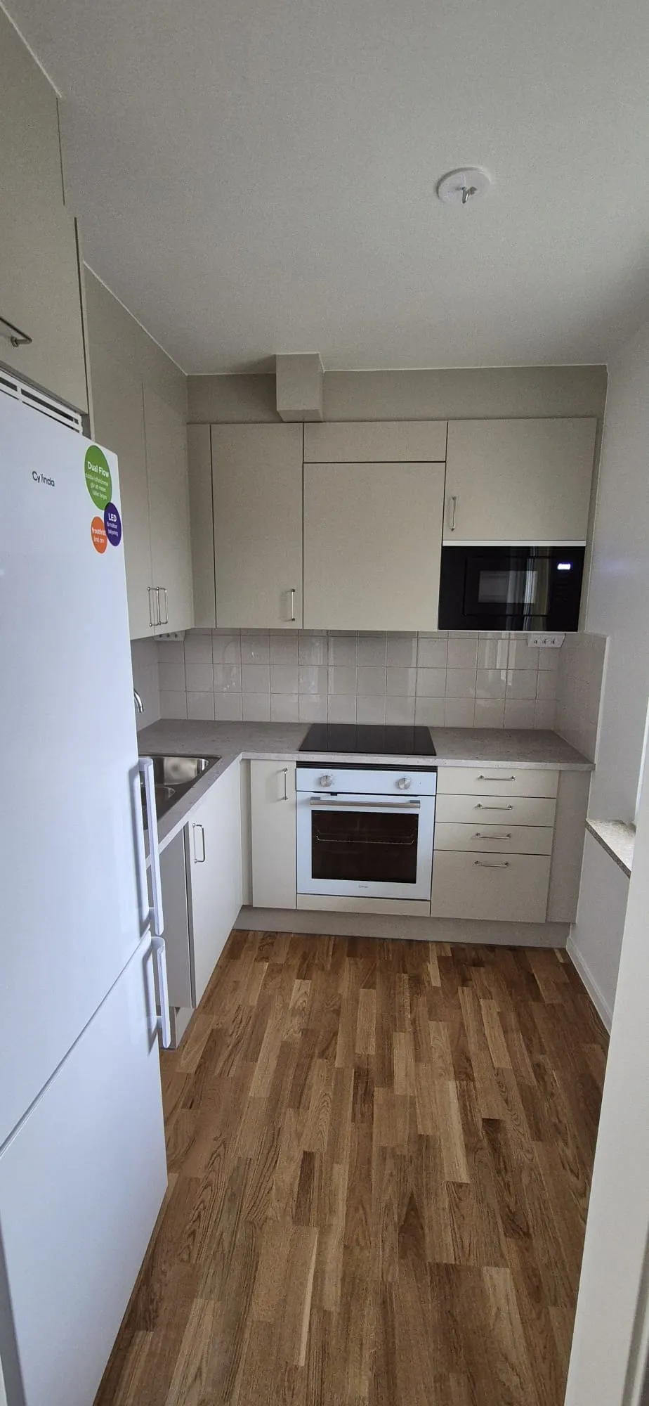 Litet beige kök